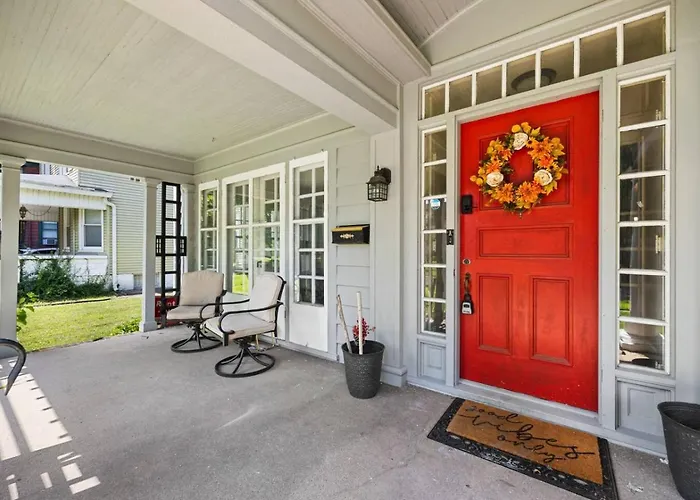 Holiday home Queen Bed Retreat | Full Kitchen + Laundry Access Peoria