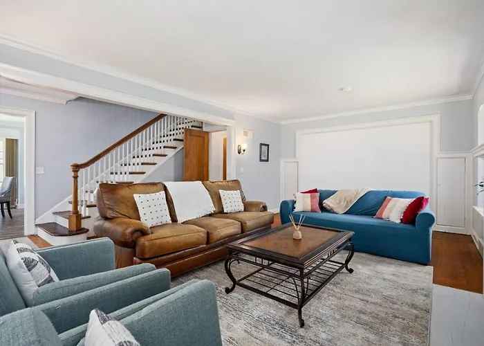 Holiday home Queen Bed Retreat | Full Kitchen + Laundry Access Peoria